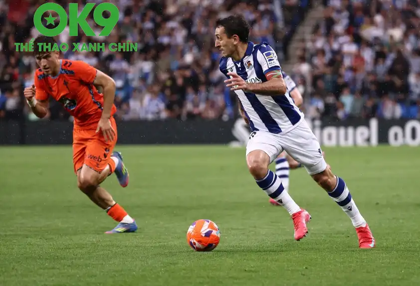 Tuyển thủ quốc gia Tây Ban Nha – Mikel Oyarzabal vẫn là đầu tàu của Real Sociedad ở mùa giải tới. (Ảnh: Internet)
